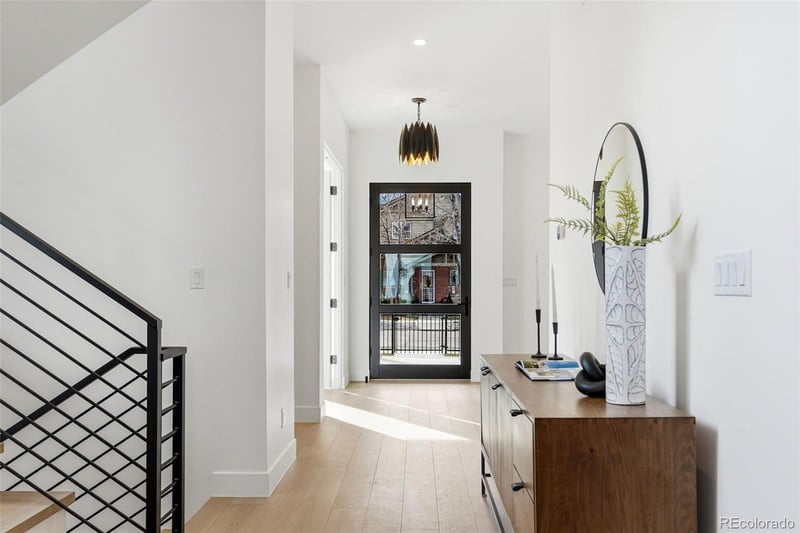 910 Gaylord St, Denver, CO 80209