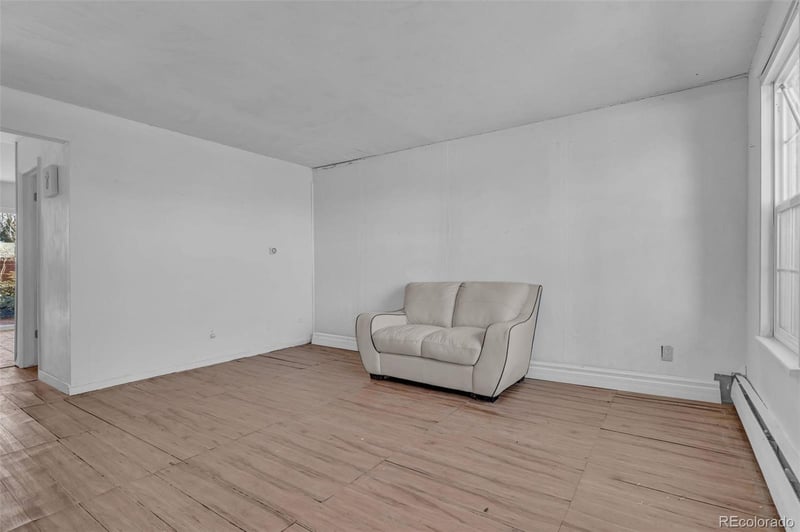 908 Iola St, Aurora, CO 80012