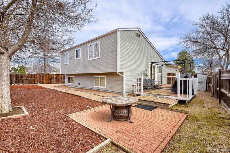 19729 Wagontrail Dr, Centennial, CO 80015