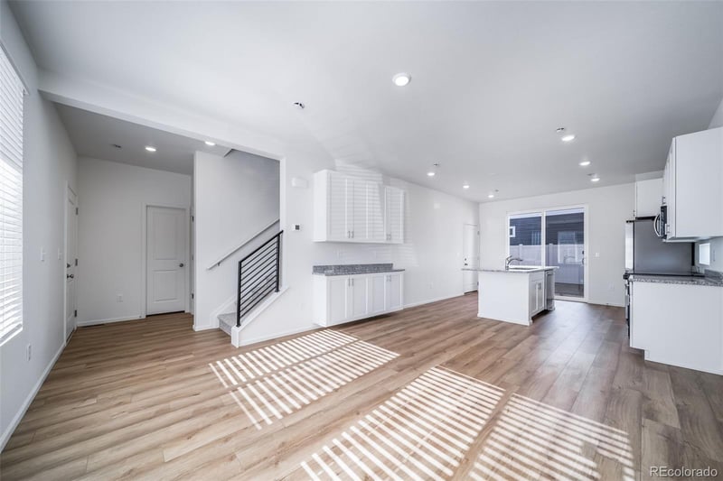 46573 Sunflower Ln, Bennett, CO 80102