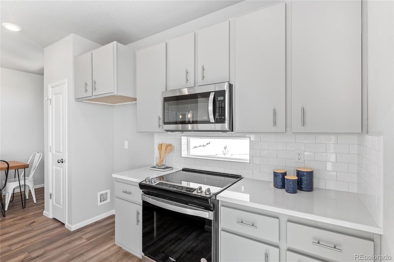46593 Sunflower Ln, Bennett, CO 80102