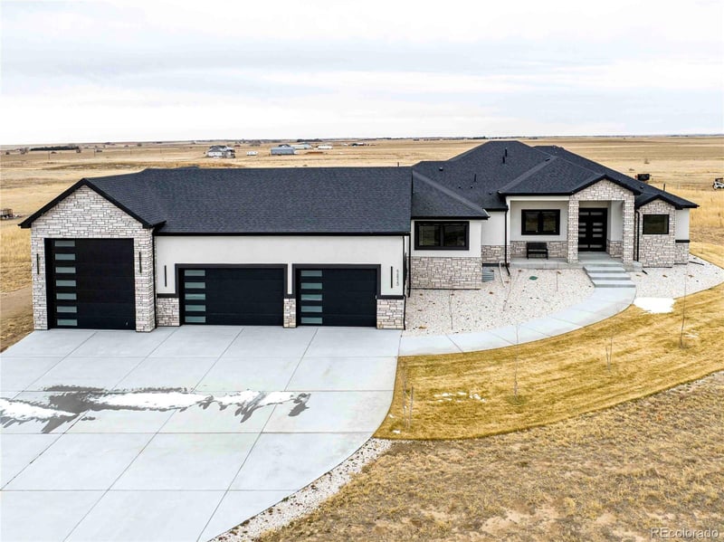56520 74th Ave, Strasburg, CO 80136