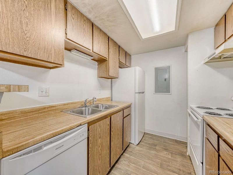 18031 Kentucky Ave #202, Aurora, CO 80017