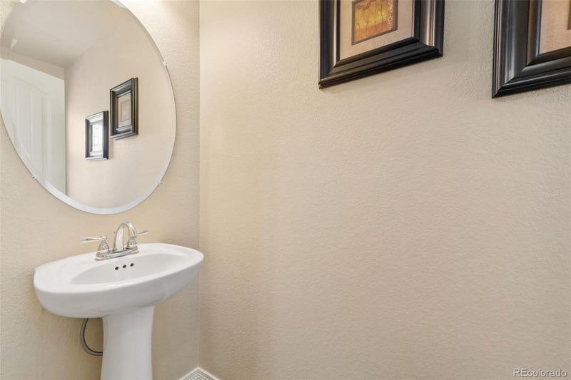 9795 Lima Cir, Commerce, CO 80022