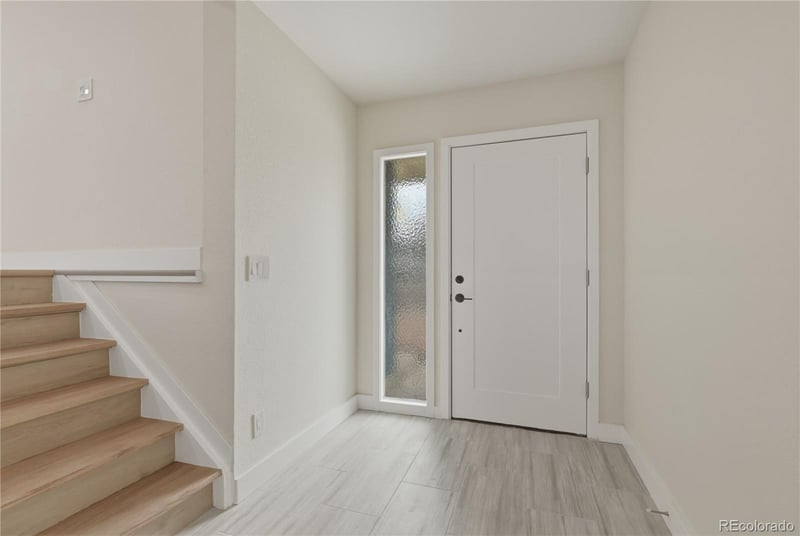 1351 Peoria Ct, Aurora, CO 80012