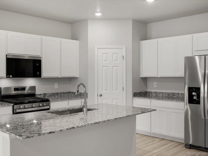 17598 90th Pl, Commerce City, CO 80022