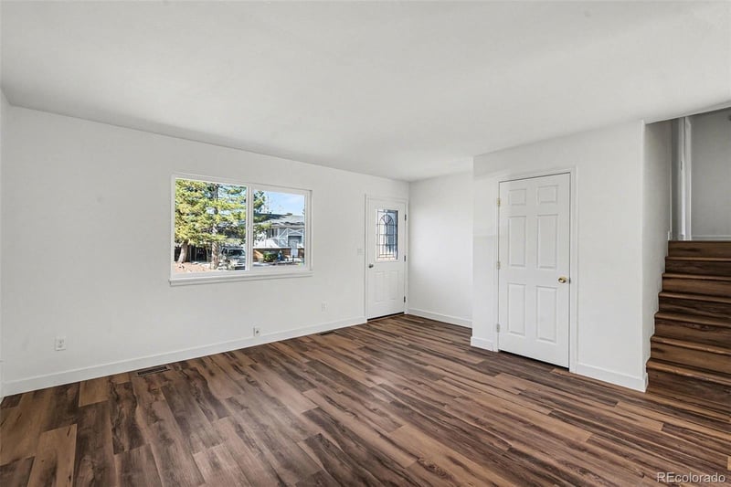 1800 Mobile St, Aurora, CO 80017