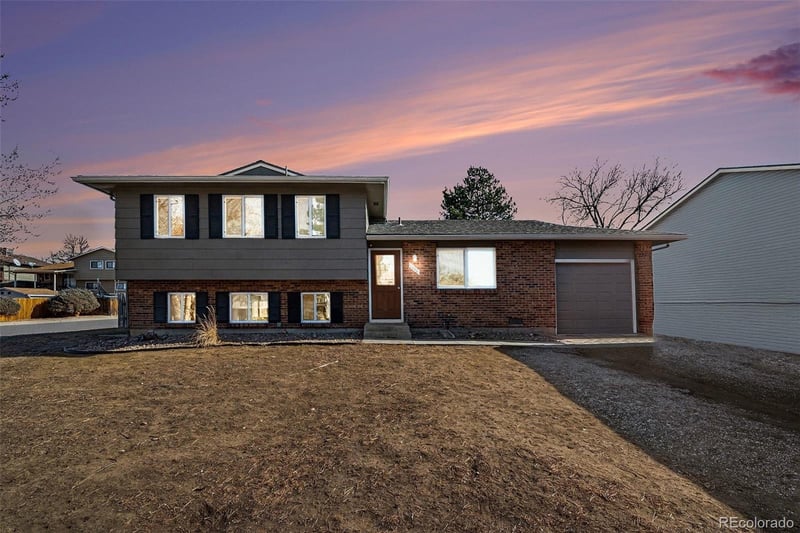 1800 Mobile St, Aurora, CO 80017