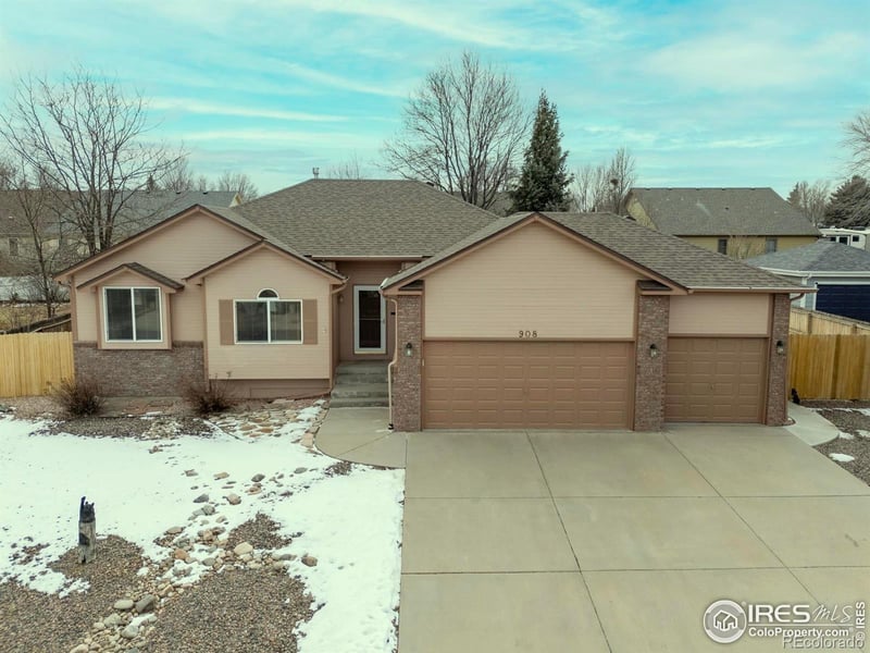 908 5th St, Johnstown, CO 80534