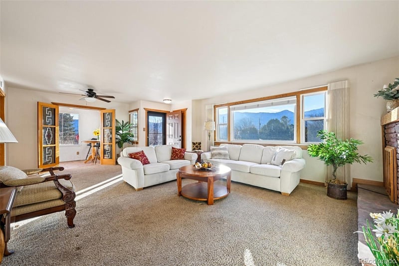 1055 N 18th St, Colorado Springs, CO 80904