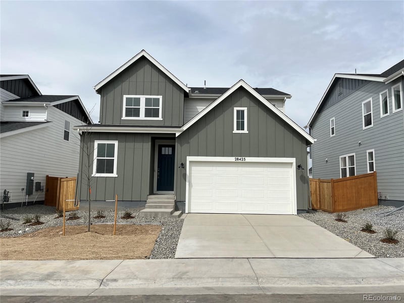 28425 4th Ave, Watkins, CO 80137