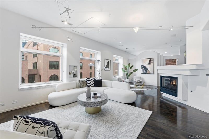 1940 Blake St #300, Denver, CO 80202