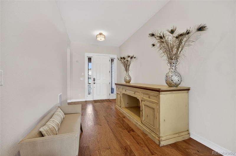 27560 Lakeview Dr, Aurora, CO 80016