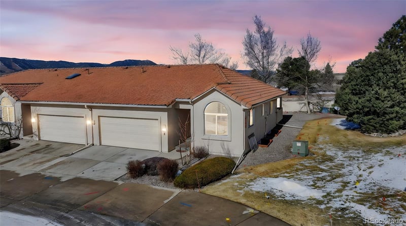 12 Luxury Ln, Colorado Springs, CO 80921