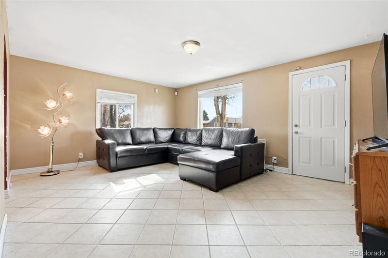 90 Kendall St, Lakewood, CO 80226