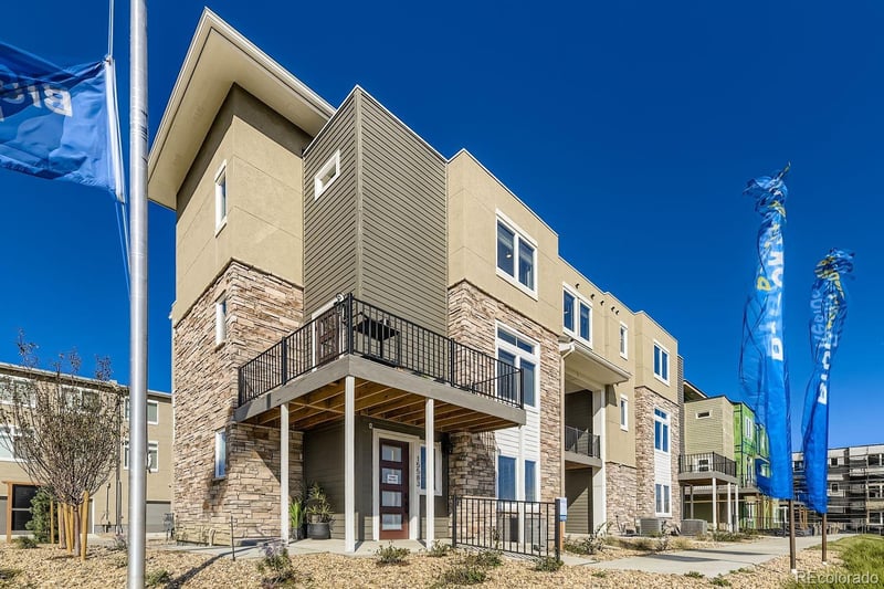 15524 Washburn Ave, Lakewood, CO 80228