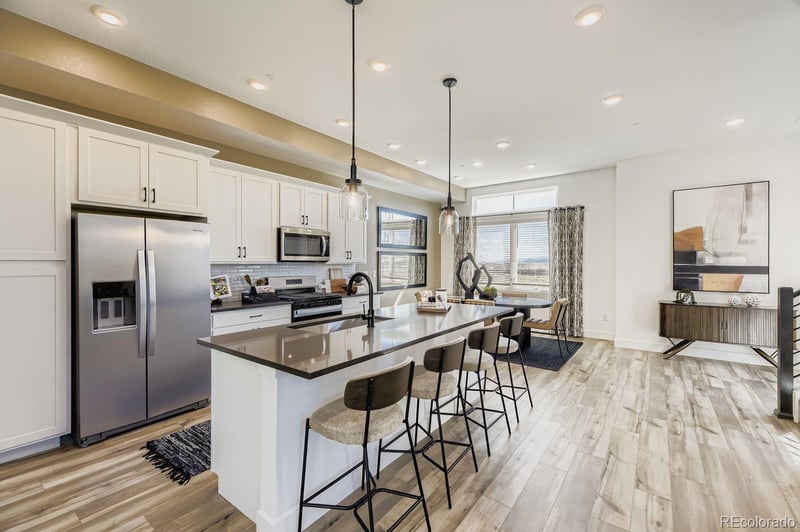 15524 Washburn Ave, Lakewood, CO 80228