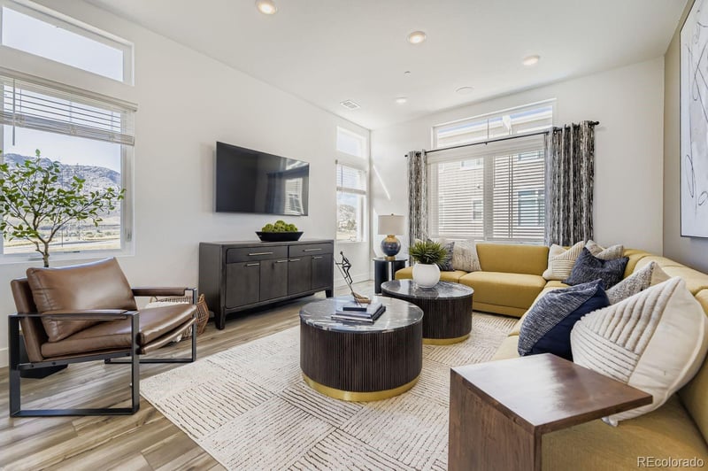 15524 Washburn Ave, Lakewood, CO 80228