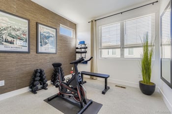 15524 Washburn Ave, Lakewood, CO 80228