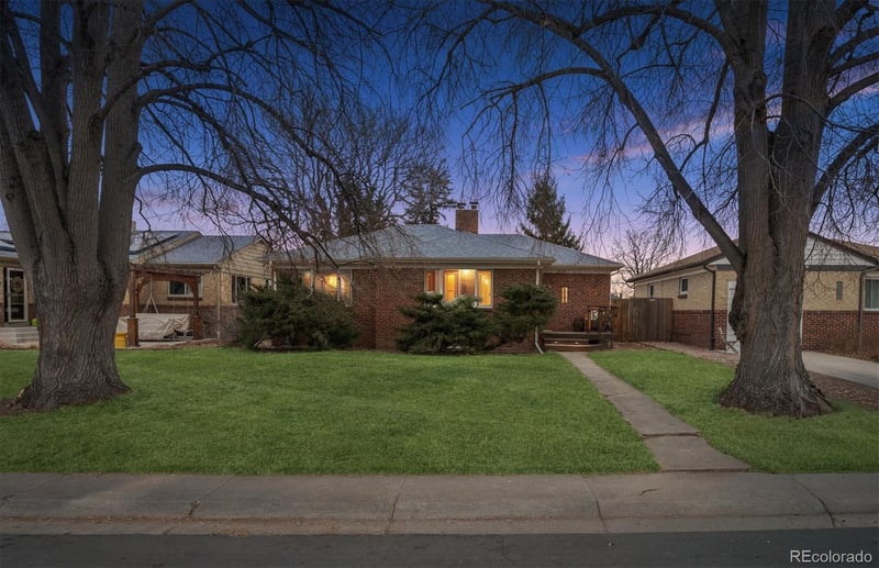 2634 Ivanhoe St, Denver, CO 80207