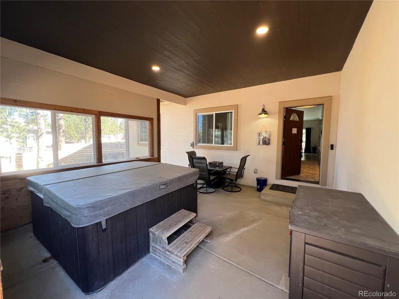 348 Duesouth Rd, Florissant, CO 80816