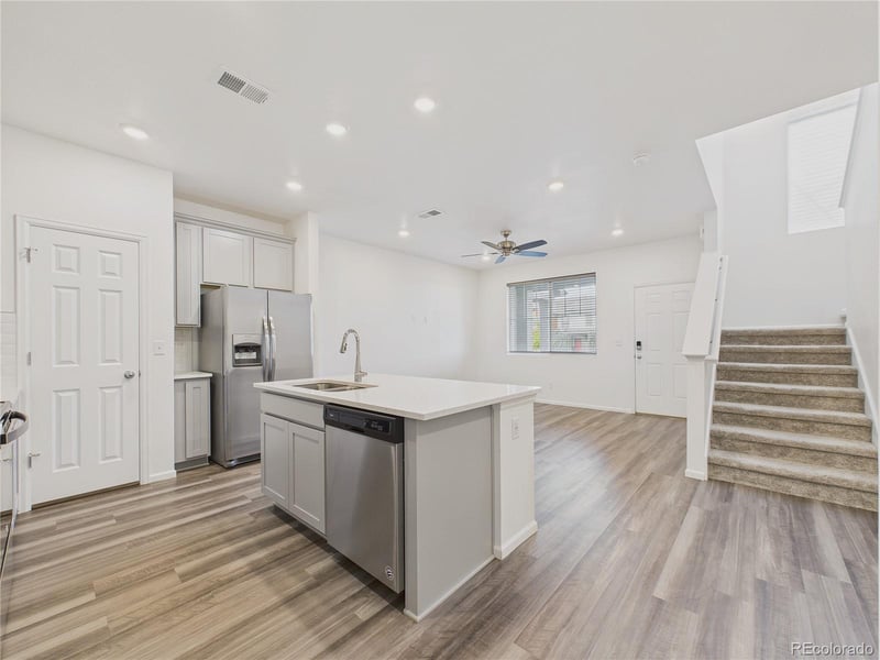 21646 59th Pl, Aurora, CO 80019