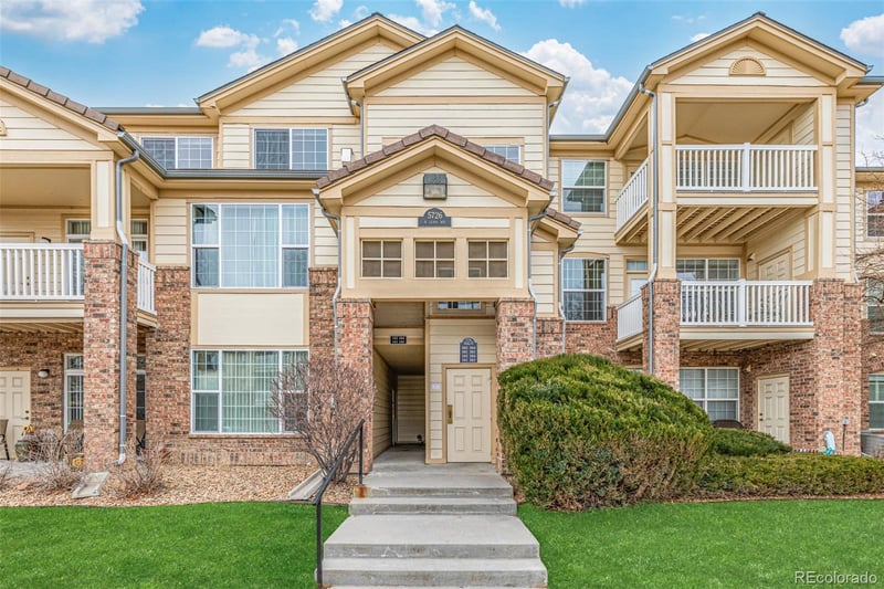 5726 N Genoa Way #301, Aurora, CO 80019