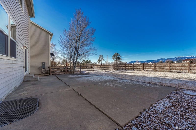 8352 James Creek Dr, Colorado Springs, CO 80924