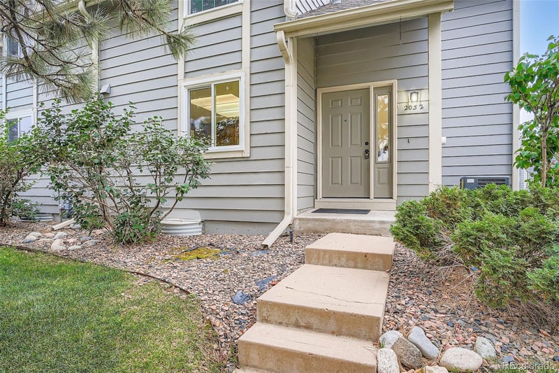 2052 Worchester Way, Aurora, CO 80014