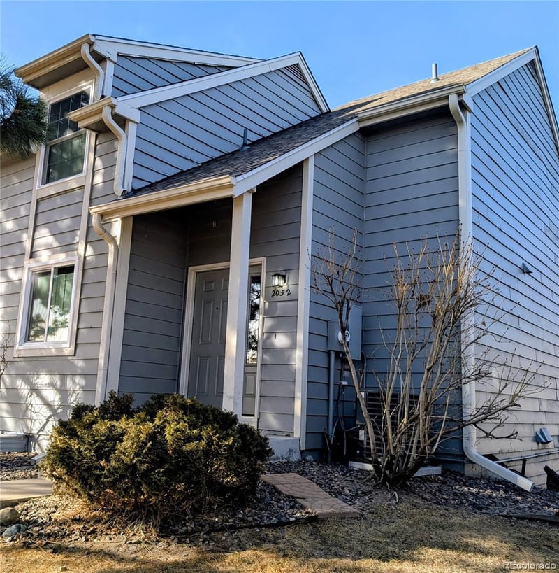 2052 Worchester Way, Aurora, CO 80014