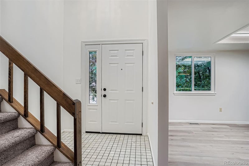 2052 Worchester Way, Aurora, CO 80014