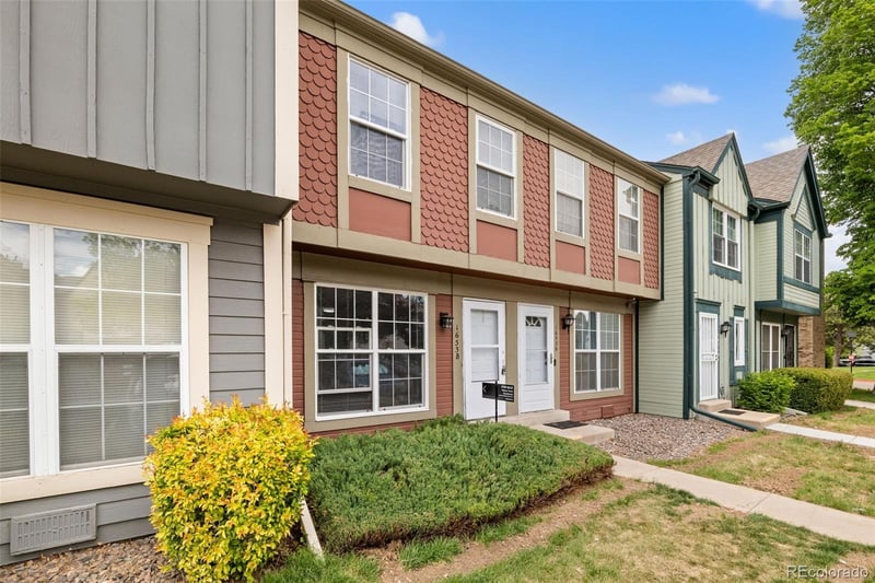 1653 Blackhawk Way #B, Aurora, CO 80012