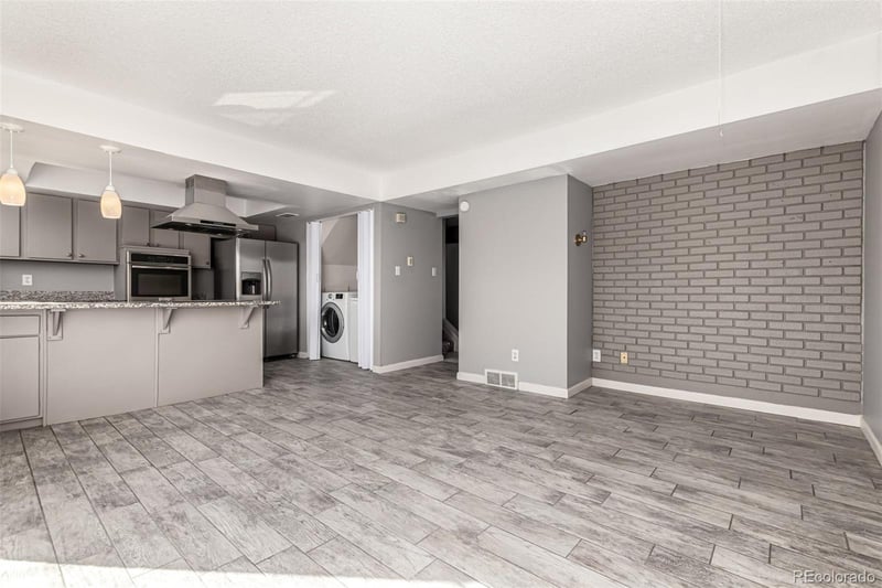 1104 W 88th Ave, Thornton, CO 80260