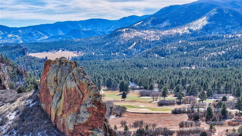 5855 Country Club Dr, Larkspur, CO 80118