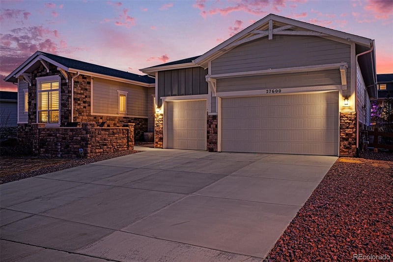 27600 Lakeview Dr, Aurora, CO 80016