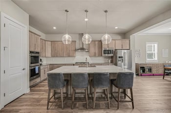 27600 Lakeview Dr, Aurora, CO 80016