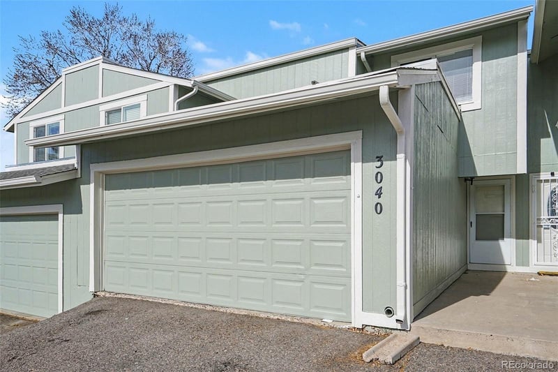 3040 Macon Cir, Aurora, CO 80014