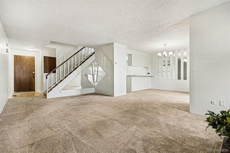 3040 Macon Cir, Aurora, CO 80014