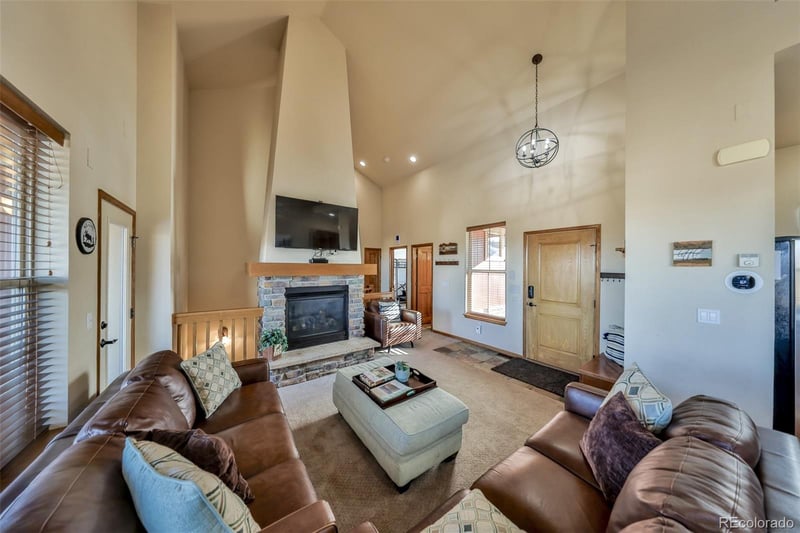 113 Summit Point Ln, Granby, CO 80446