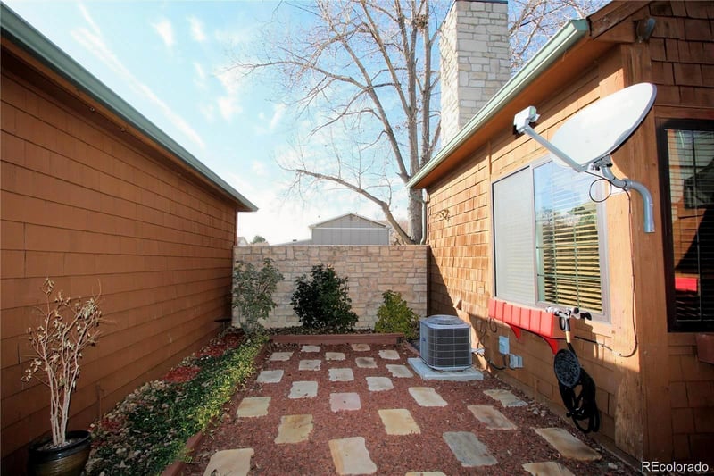 12106 2nd Dr, Aurora, CO 80011