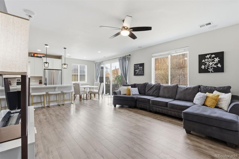 693 Blue Teal Dr, Castle Rock, CO 80104