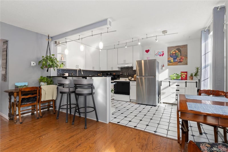 2150 Vaughn Way #204D, Aurora, CO 80014