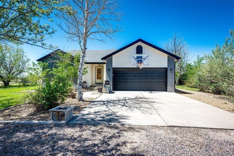 825 Cherokee St, Strasburg, CO 80136