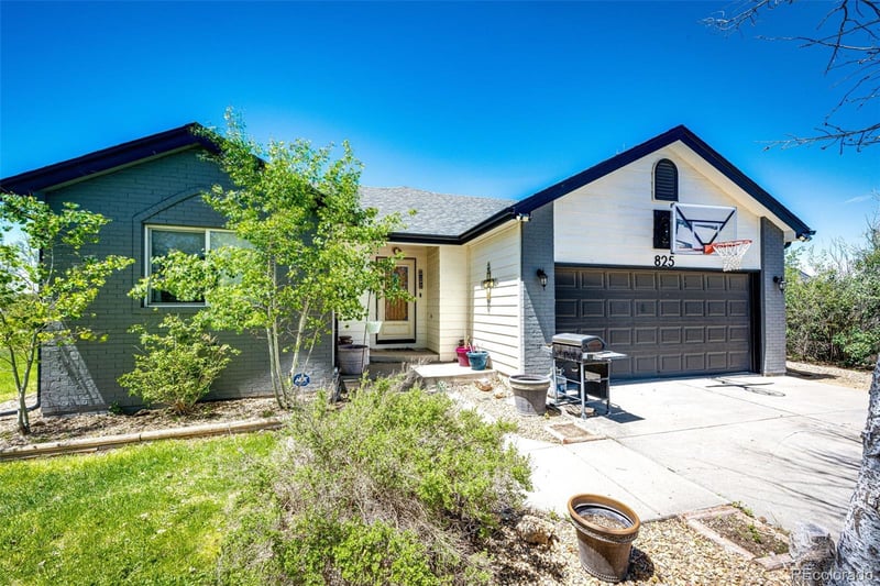 825 Cherokee St, Strasburg, CO 80136