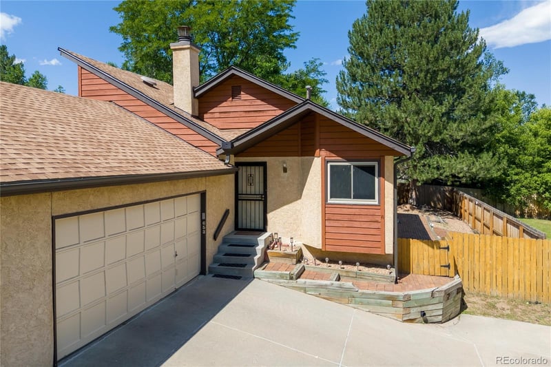 653 Brentwood St, Lakewood, CO 80214