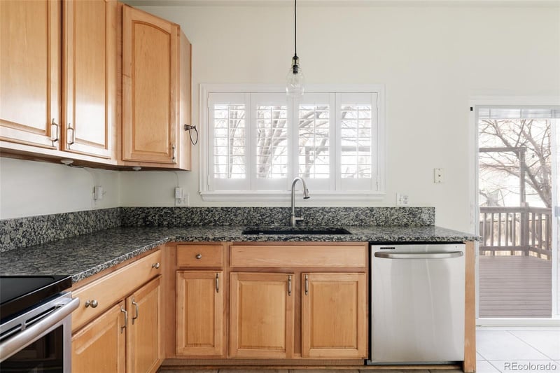 22153 Belleview Ln, Aurora, CO 80015