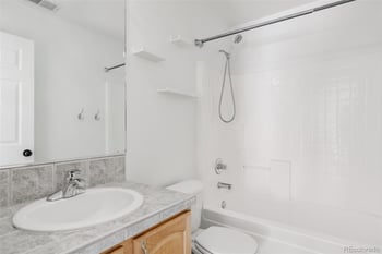 22153 Belleview Ln, Aurora, CO 80015