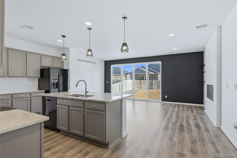 10562 Yosemite St, Commerce City, CO 80640