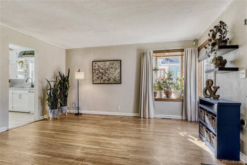 1364 Hanover St, Aurora, CO 80010