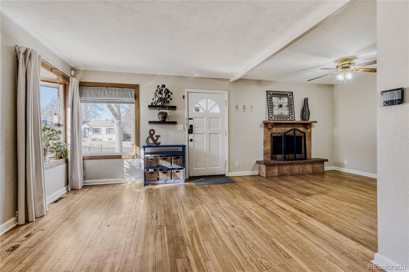 1364 Hanover St, Aurora, CO 80010